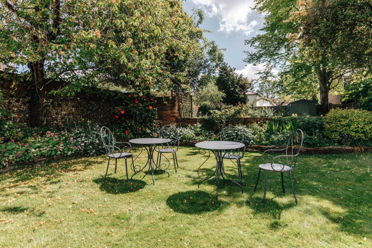 Montpellier House, Centrally Located, Large Garden *