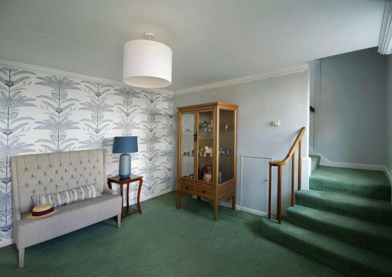 Montpellier House, Centrally Located, Large Garden *